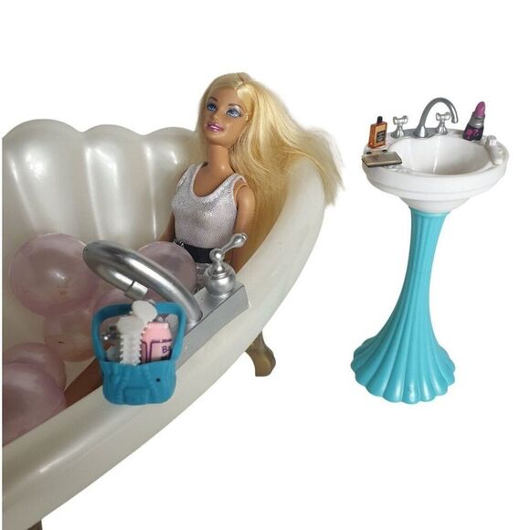 Barbie Bath Playset With Doll & Accessories Stylish Bathtub Sink Dollhouse Set - Picture 6 of 7